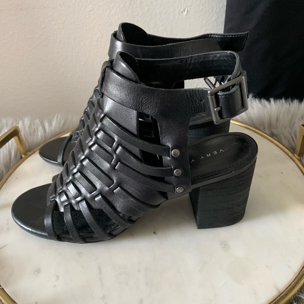 Very volatile block heels black size 7